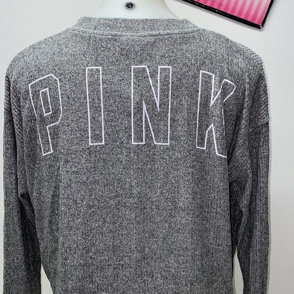 🔥Victoria secret Pink long sleeve tee sweater New - Picture 1 of 4